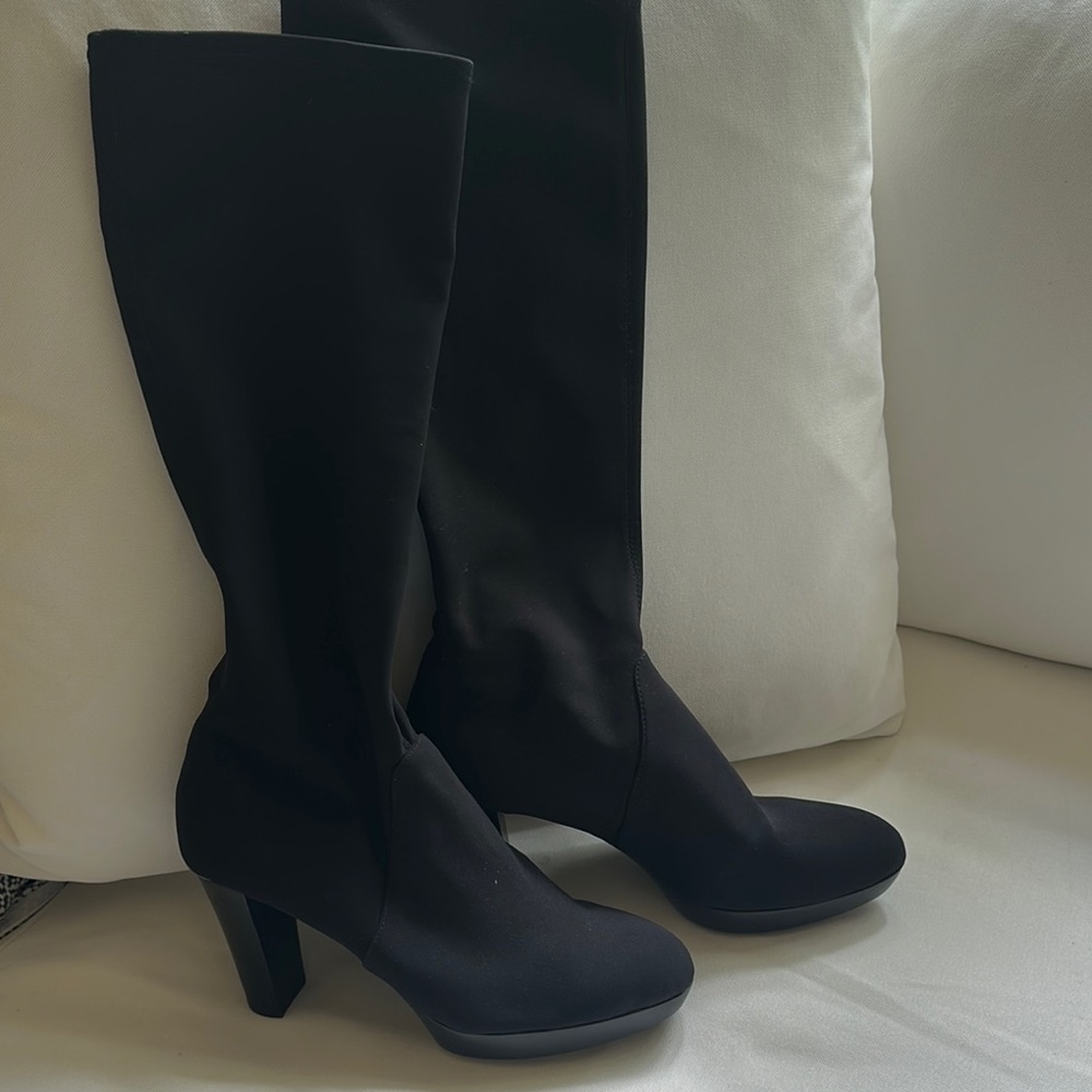 Donald J. Pliner Black Heeled Boots Classic Design